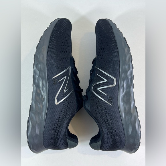 NEW BALANCE - Men's 520 V8 Running Shoe in the color Black/Black - Size:14 EUC - Picture 2 of 12